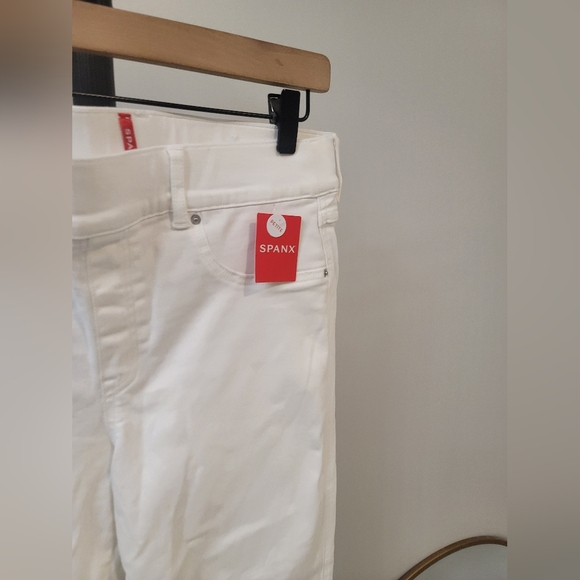 Spanx Straight Leg Jeans Size Large Petite New NWT - Picture 3 of 9